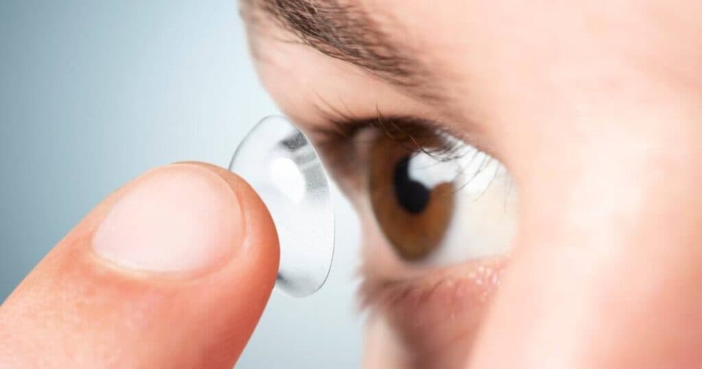 Lentes de contato: tipos, como usar e adaptação